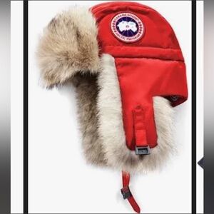 100% Authentic Canada Goose Aviator Fur Hat Trapper Size S M Small. New no tags.